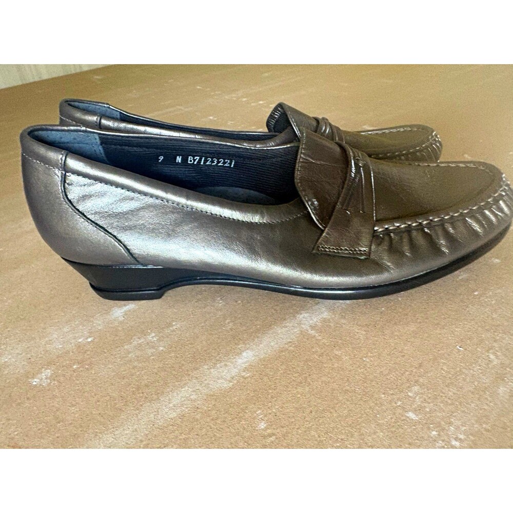 SAS Tripad Comfort Women’s Leather Slip On Loafer Gray size 8